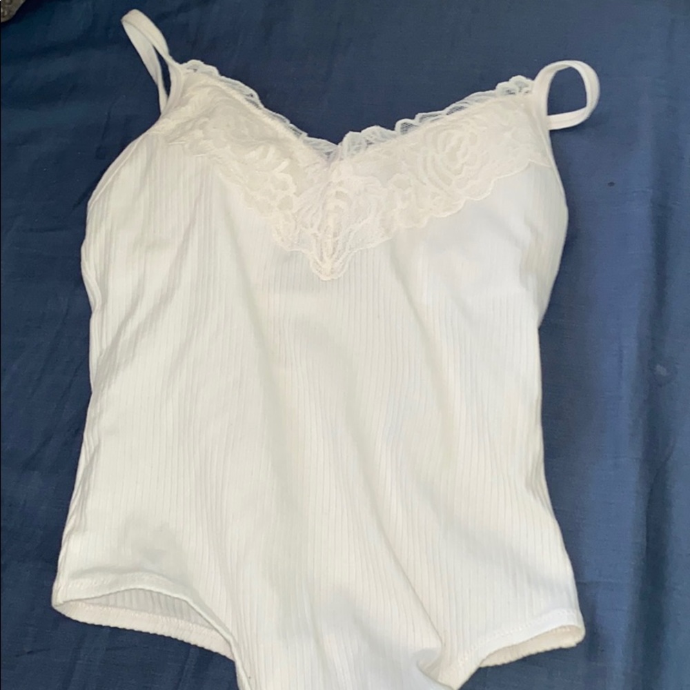 XS PINK white-lace bodysuit
